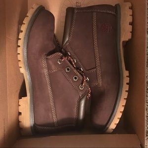 Timberland Nellie boots size 7.5 brown